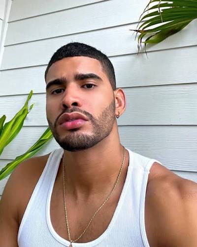 <strong>José A.</strong>